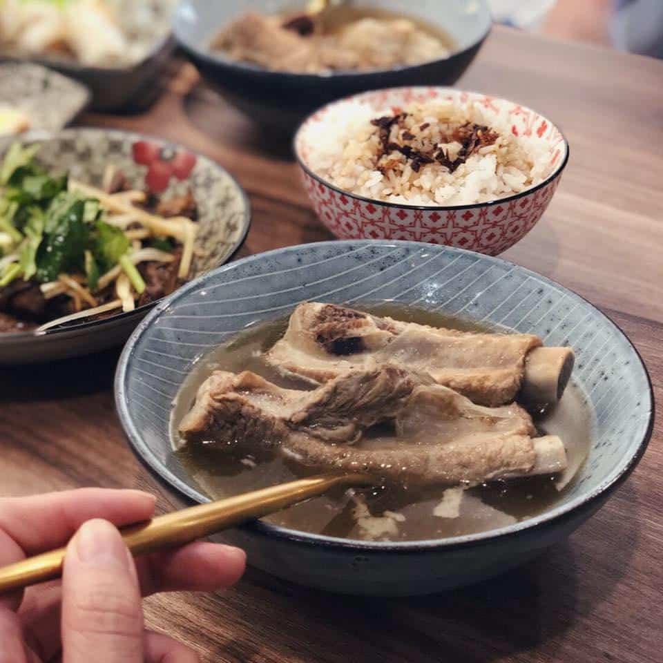 小誇張肉骨茶